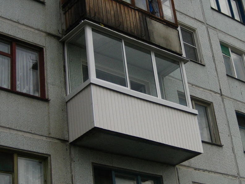 Балкон алюминиевый раздвижной.